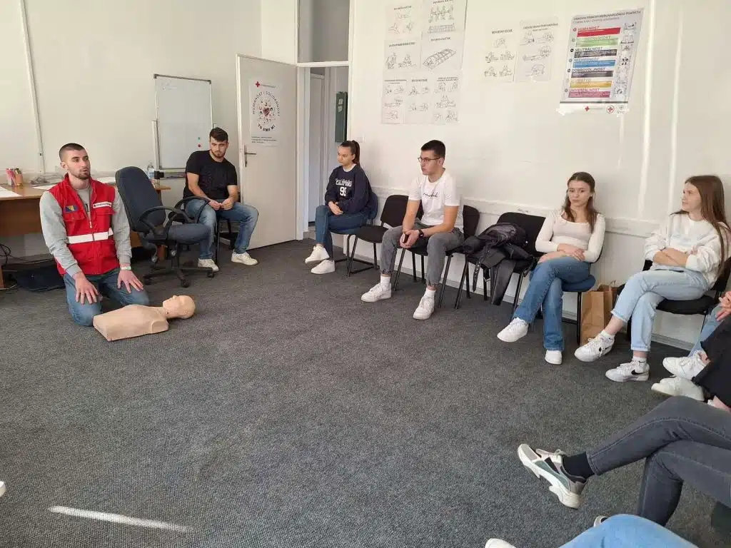 Crveni križ općine Travnik organizovao pripreme za općinsko takmičenje iz prve pomoći