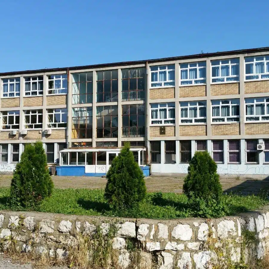 Panika u školi u Tuzli: Učenik prijetio plastičnim pištoljem, uključen i Centar za socijalni rad