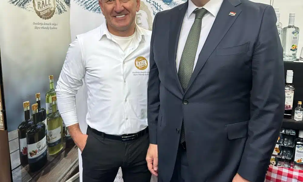 Premijer RH Andrej Plenković na Mostarskom sajmu ostao oduševljen domaćim proizvodima destilerije “Rale” iz Novog Travnika