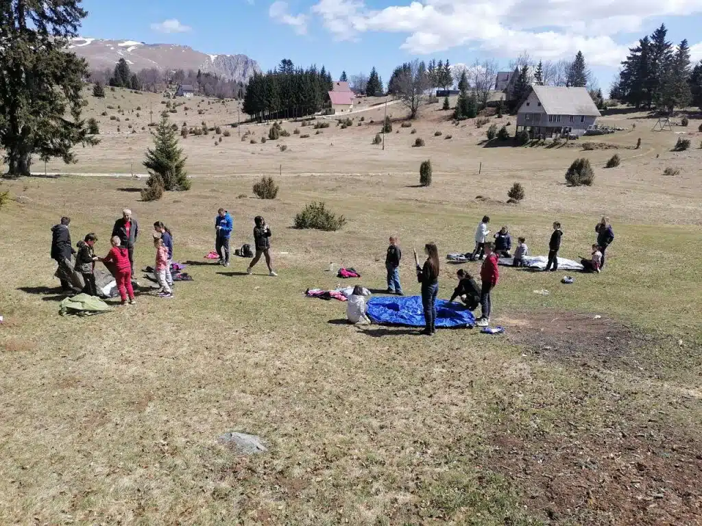 Radionica „Majka Priroda“ – Djeca učila o sigurnosti na planini s GSS-om na Vlašiću (FOTO)
