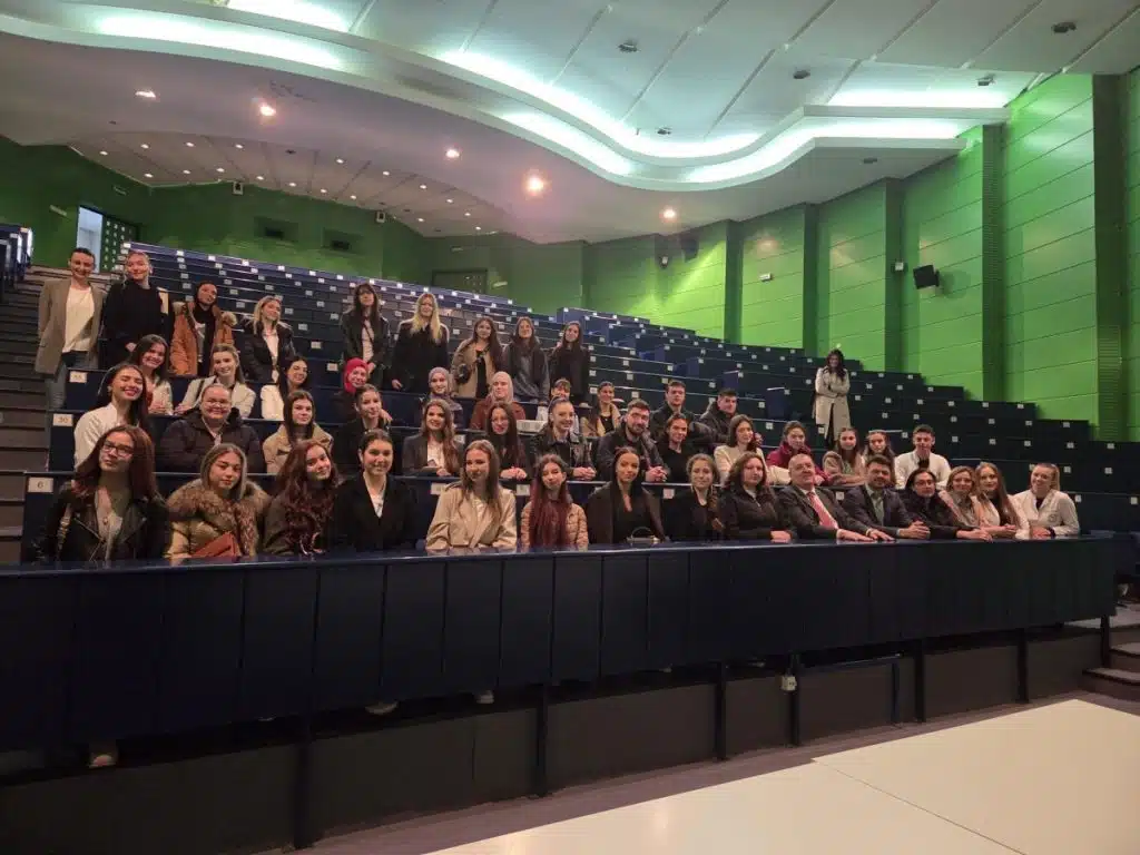 Dani otvorenih vrata: Budući studenti Medicinskog fakulteta posjetili KCUS