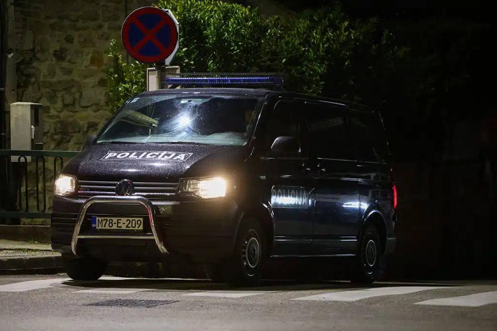Nova tučnjava u Mostaru: Dvojica teško ozlijeđena, oštećeni i automobili