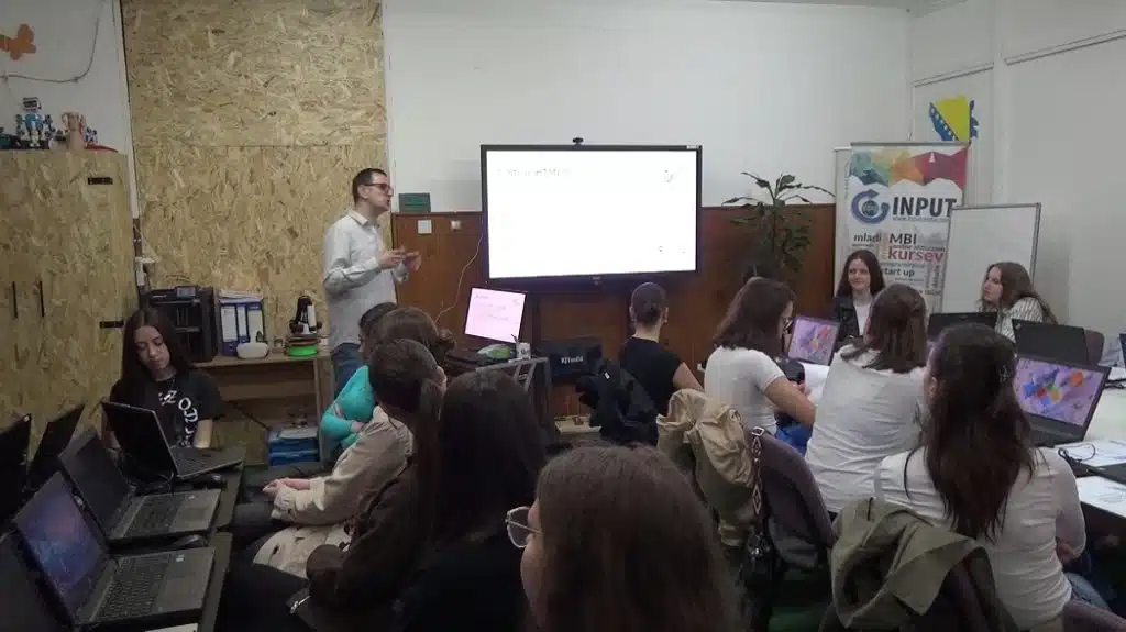 Program “Klikni na promjenu – djevojke u IT-u” danas u Centru Input Zenica