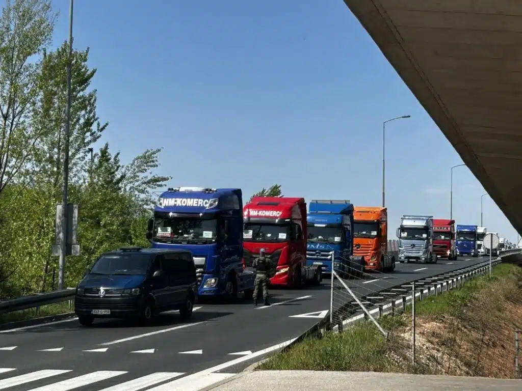 Vozači na rubu strpljenja: Više od 500 kamiona u protestnoj koloni kroz Sarajevo