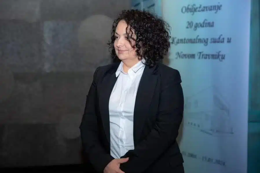 Uskrsno-Vaskrsna čestitka ministrice pravosuđa i uprave SBK Božane Petrović