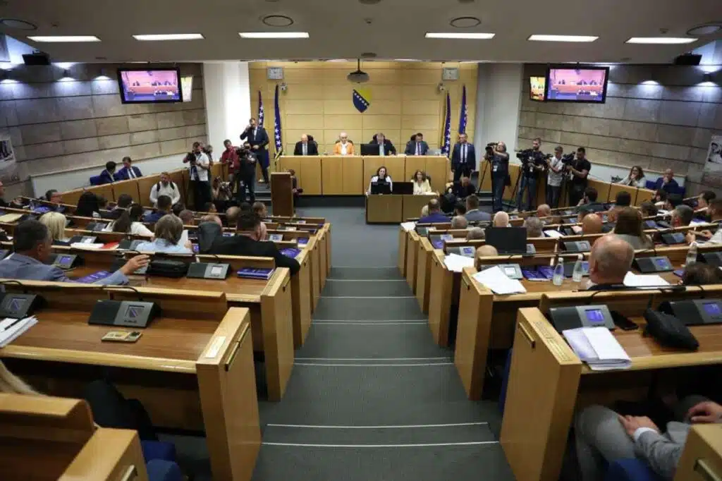 Zastupnicima u Zastupničkom domu Parlamenta F BiH prezentirane poduzete mjere na sanaciji šteta od prošlogodišnjih poplava