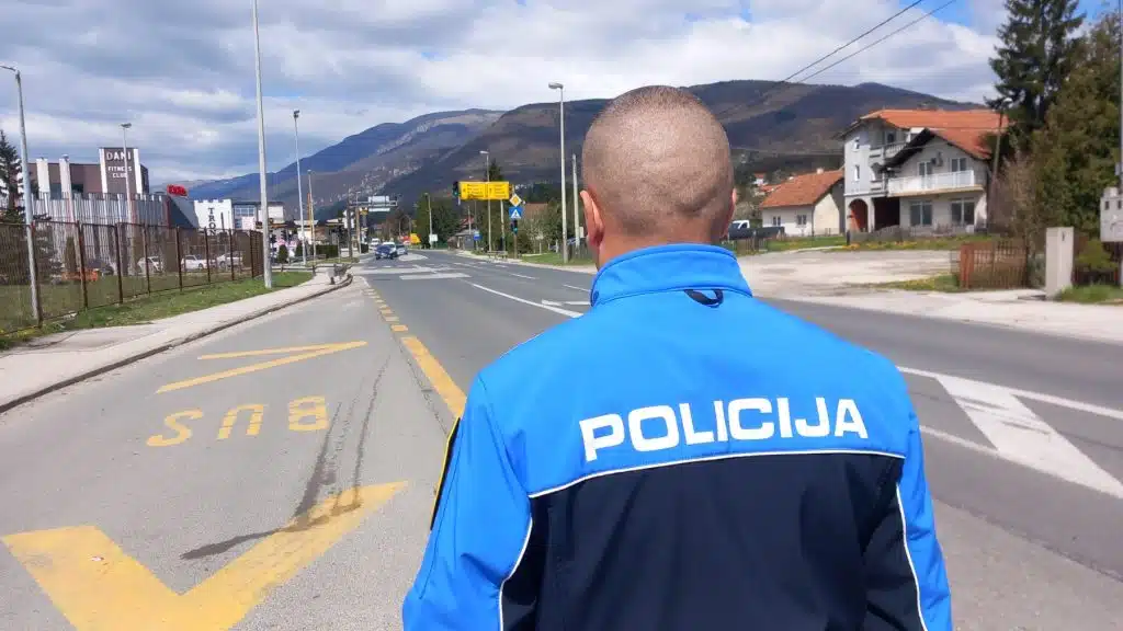 Među prvima u FBiH: Nove uniforme za policajce SBK već u upotrebi (VIDEO)