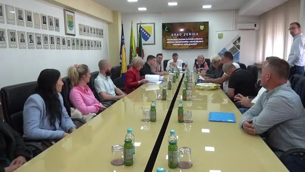 Ugovori o dodjeli opreme i edukaciji za zeničke pčelare