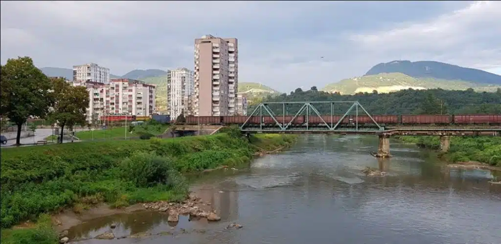 Dvadesetsedmogodišnjak skokom sa jedanaestog sprata izvršio suicid