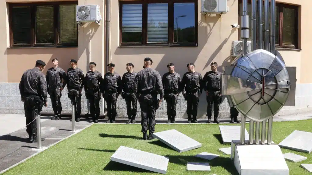 Čestitka gradonačelnika i predsjedavajuće Gradskog vijeća Tuzle u povodu 22. maja – Dana policije Tuzlanskog kantona