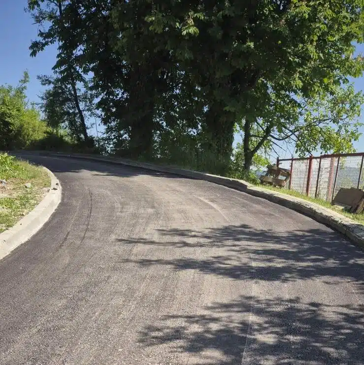 Završna faza radova na sanaciji kolovoza u dijelu tuzlanske ulice Put Ilinčica