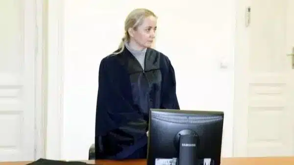 Poznato ko je tužiteljica čija se kancelarija pretresa, te kome je odavala informacije u toku istrage