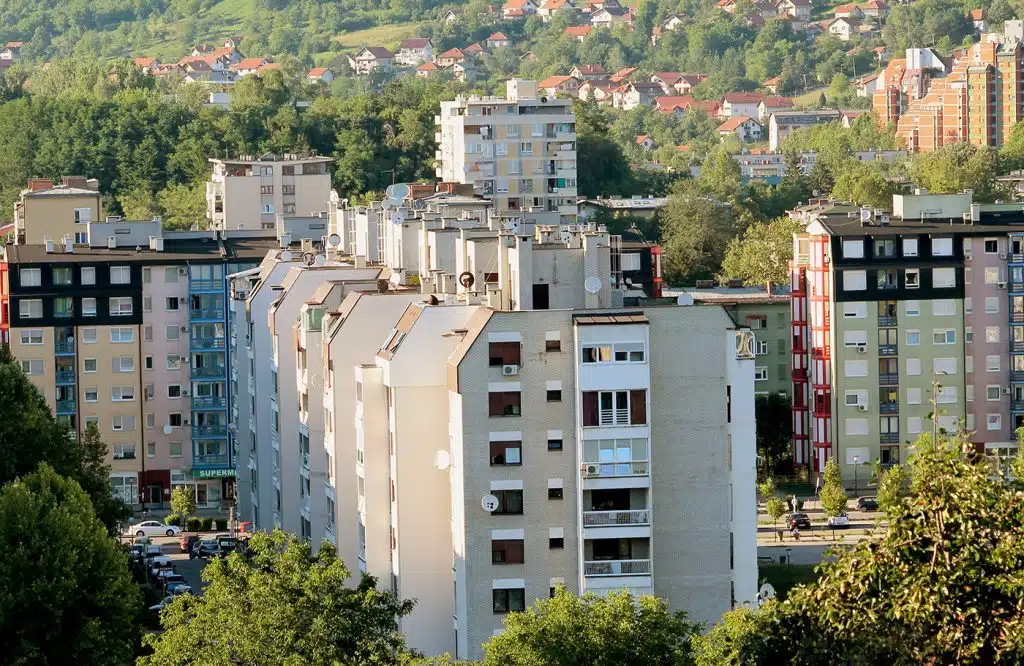 Planira se izgradnja etažne garaže na Stupinama koja bi mogla riješiti problem parkinga u Tuzli