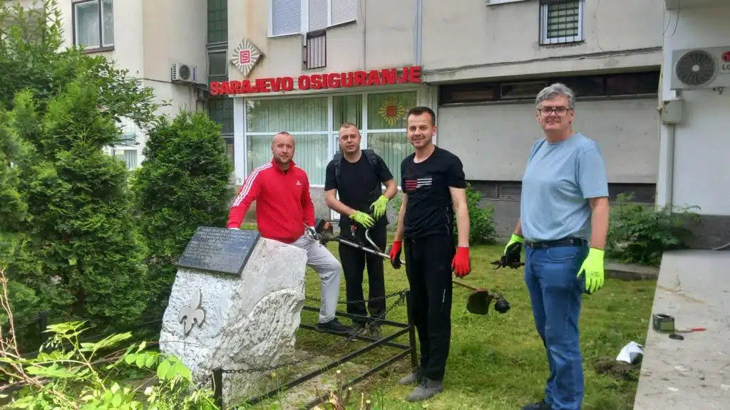 Sedmica društvene odgovornosti u Travniku: Građani uređivali javne površine i spomen-obilježja u MZ Centar