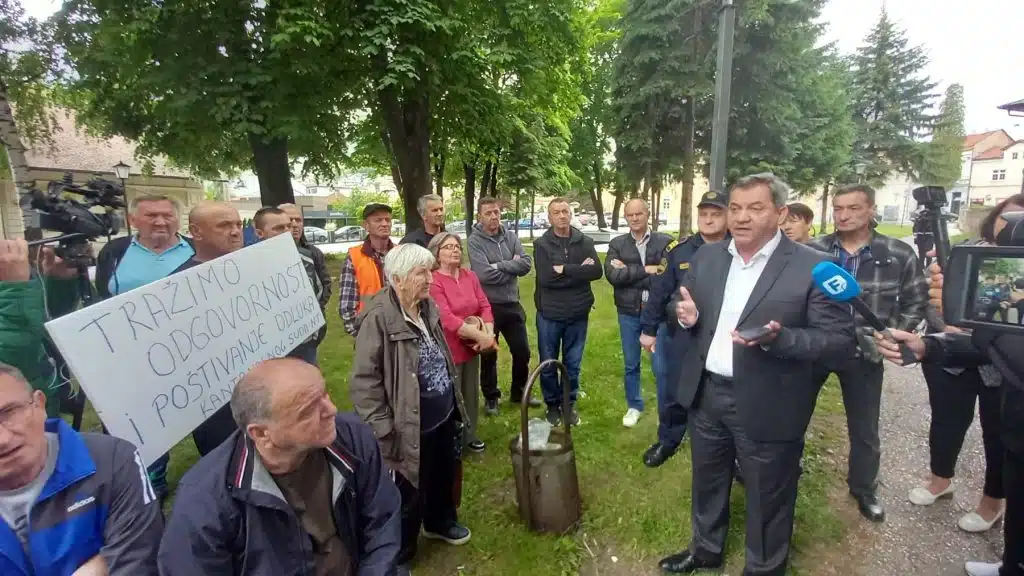 Predsjednik Općinskog suda u Travniku obratio se radnicima Vitezita: Isplata kasni zbog neuplaćenog poreza
