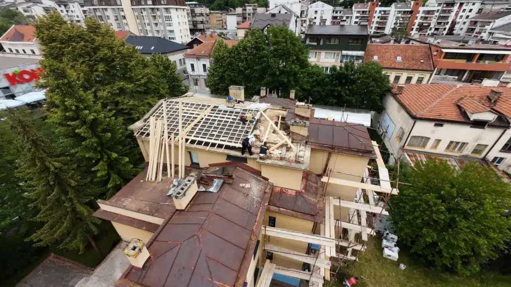 (FOTO) Započela obnova Zavičajnog muzeja Travnik, nova fasada i krovni radovi u toku