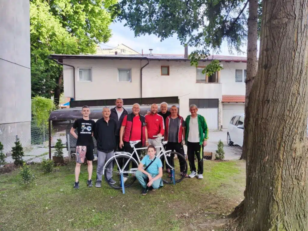 Stanari travničke ulice Šehida uredili park: Zajedništvom do ljepšeg okruženja (FOTO)