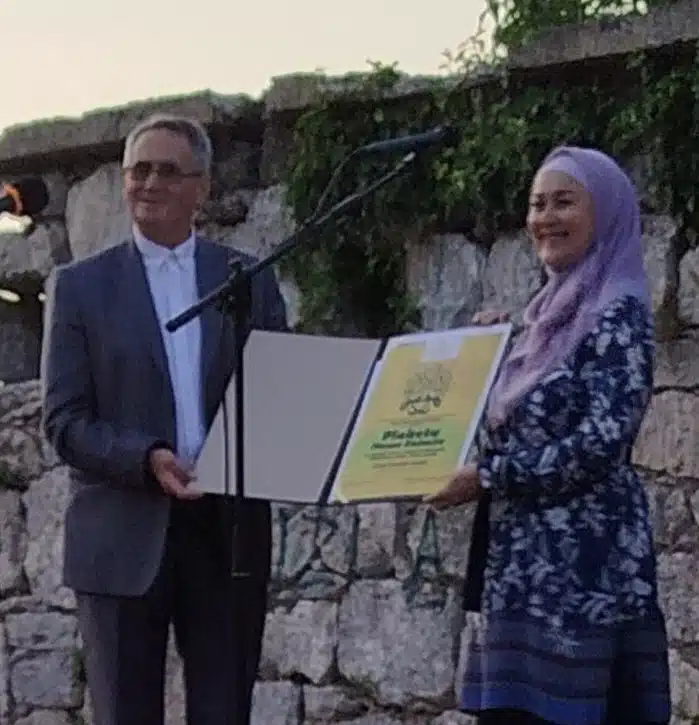 Esmi Bandić-Softić „Plaketa Hasan Kaimija“ za najbolje djelo iz oblasti književnosti