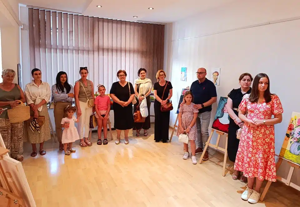 Matica u Vitezu otvorila novu izložbu polaznica Škole crtanja i slikanja