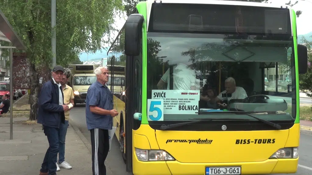 Počelo izdavanje godišnjih penzionerskih karata u Zenici, ove godine skuplje za 20 KM
