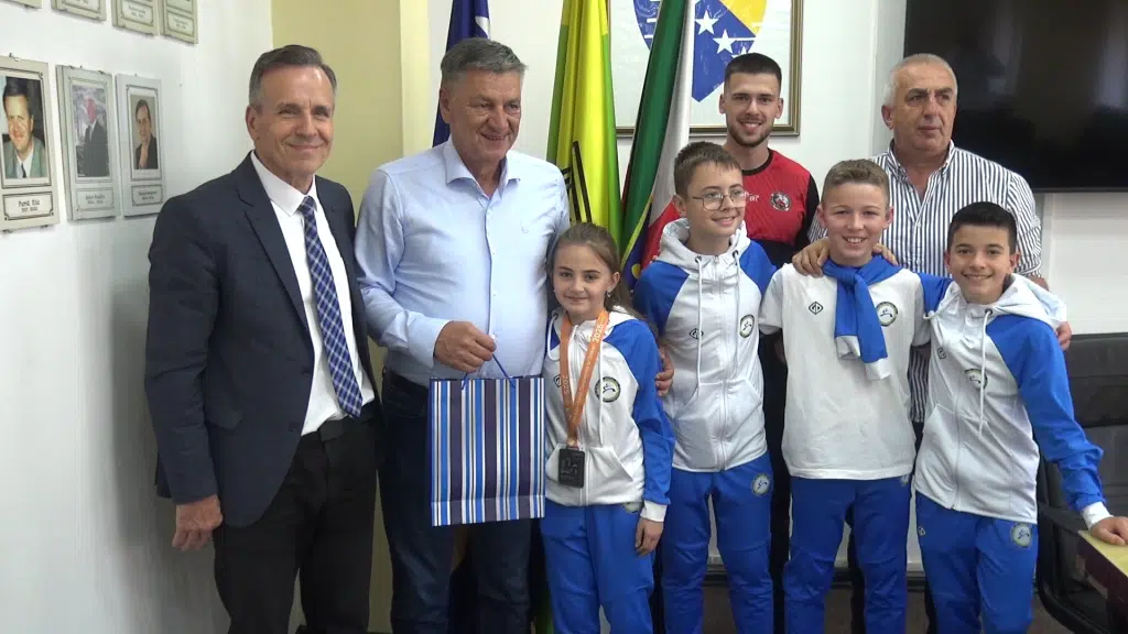 Predstavnike KK Internacional primio gradonačelnik Kasumović