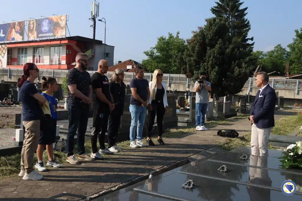 Učesnici 13. memorijalnog turnira „Josip Katalinski-Škija“ odali počast legendarnom fudbaleru