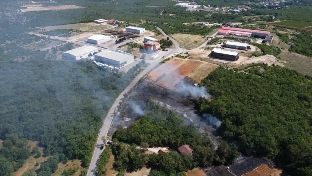 Vatra u industrijskoj zoni: Cesta Čitluk–Mostar bila potpuno zatvorena