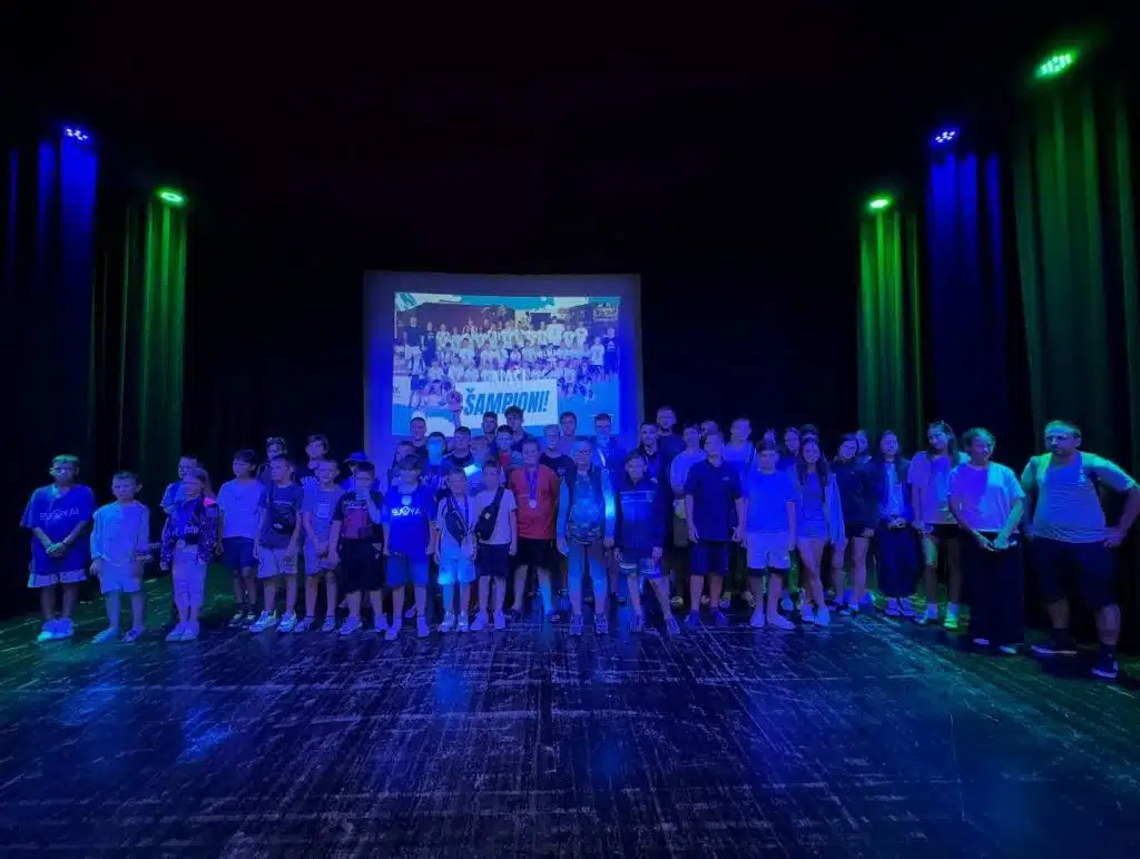 Svečani doček za “Male programere” u Travniku: Djeca osvojila 7 medalja na Evropskom prvenstvu u robotici