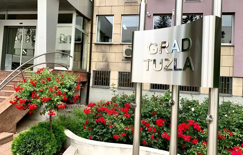 Obavijest za korisnike prava na besplatan javni linijski prevoz na području grada Tuzle
