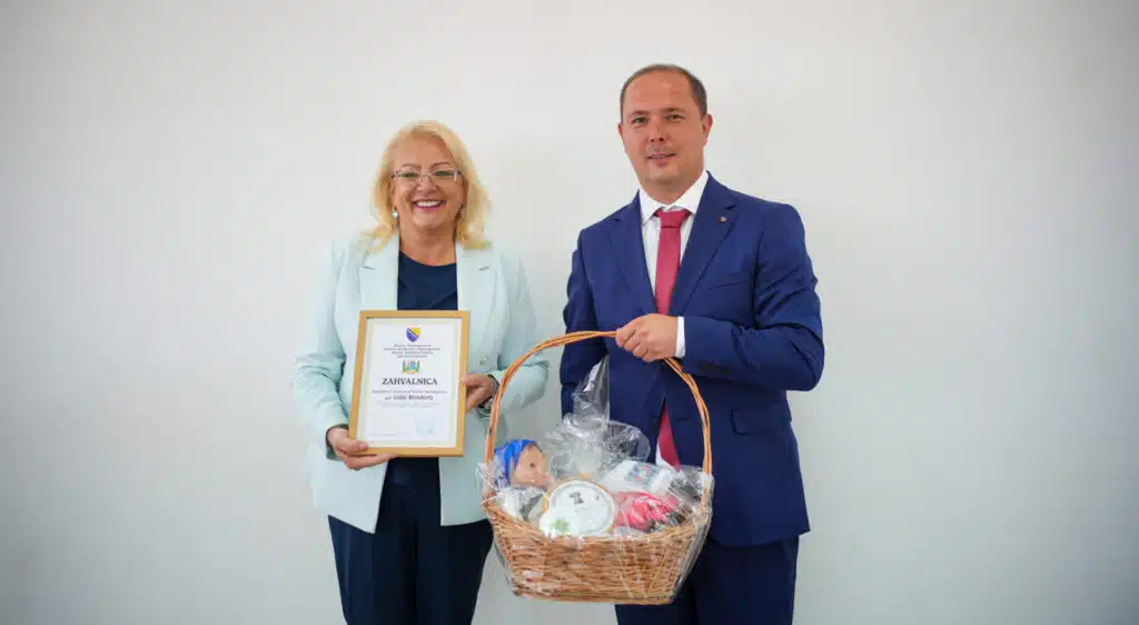 Predsjednica Bradara i ministar Hrnjić u Dobretićima: Novim mjerama do unapređenja poljoprivredne proizvodnje