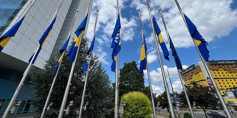 Danas širom BiH oglašavanje sirena u znak sjećanja na žrtve genocida u Srebrenici