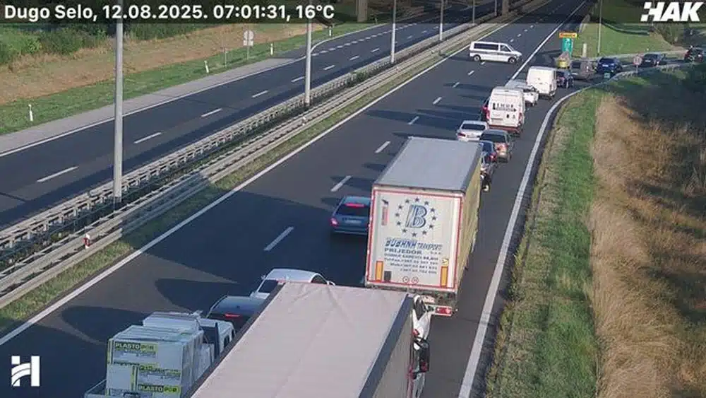Teška nesreća na hrvatskoj autocesti: Osoba poginula u sudaru cisterne i 5 automobila