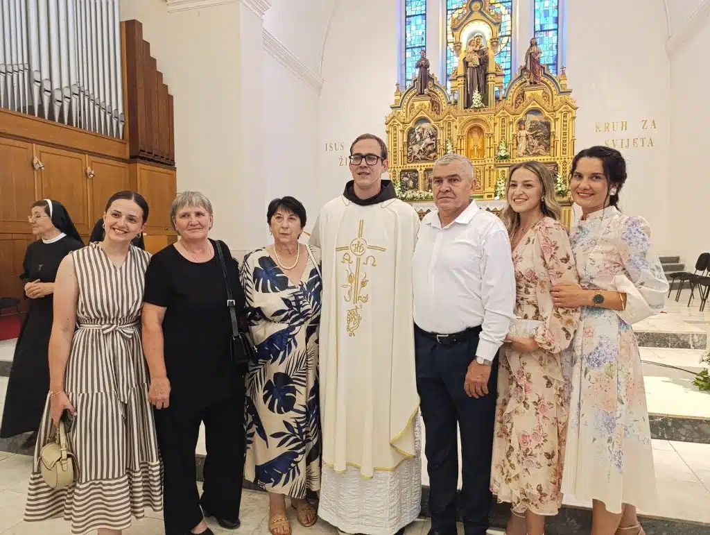 U Bugojnu svečano je proslavljena mlada misa fra Tomislava Vidovića