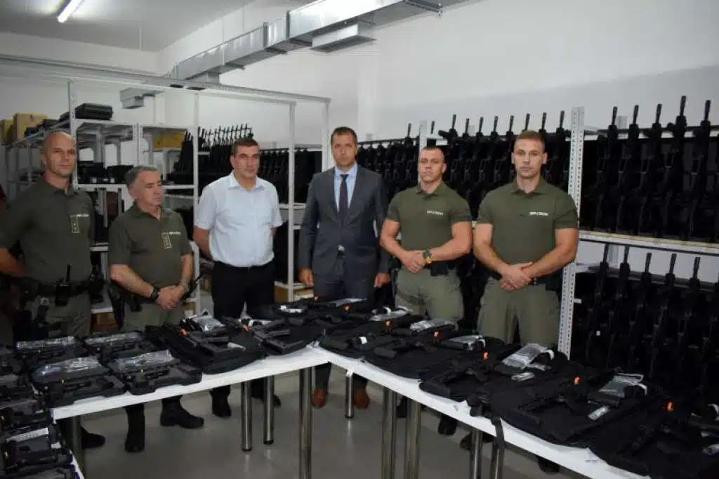 Uprava policije MUP-a ZDK nabavkom novog službenog naoružanja potvrđuje ozbiljnost