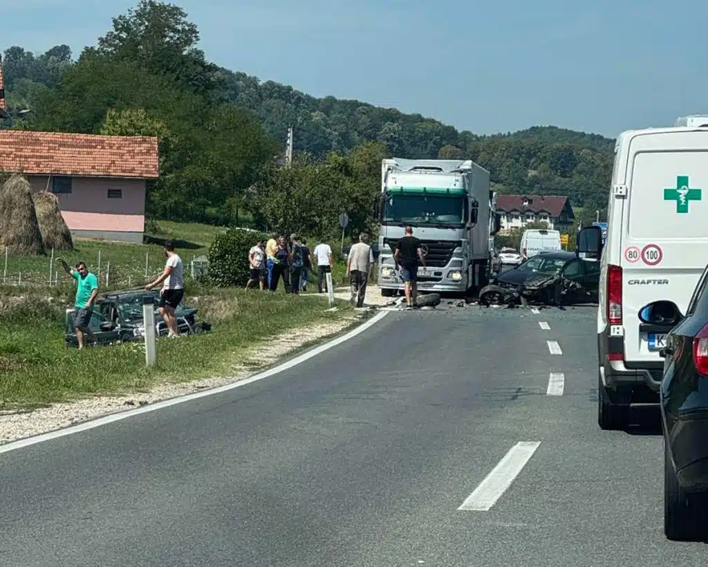 Više osoba ozlijeđeno u teškoj prometnoj nesreći kod Srebrenika