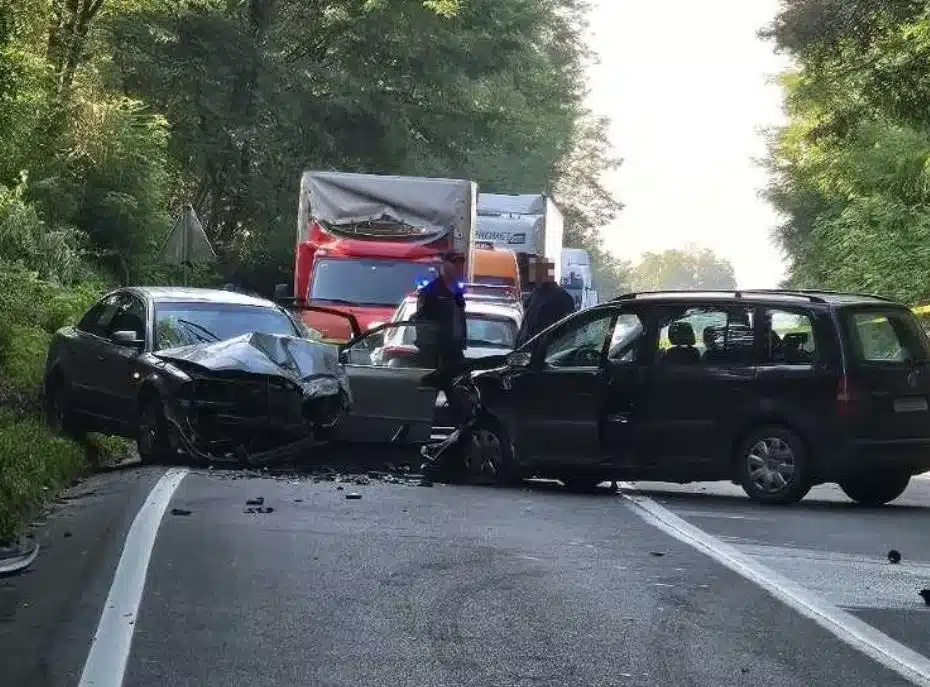 Teška saobraćajna nesreća kod Lukavca: Više povrijeđenih osoba