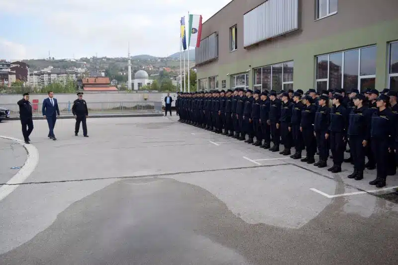 Nakon obuke na Policijskoj akademiji FMUP-a 99 kadeta započinje praktičnu obuku u Upravi policije MUP-a ZDK