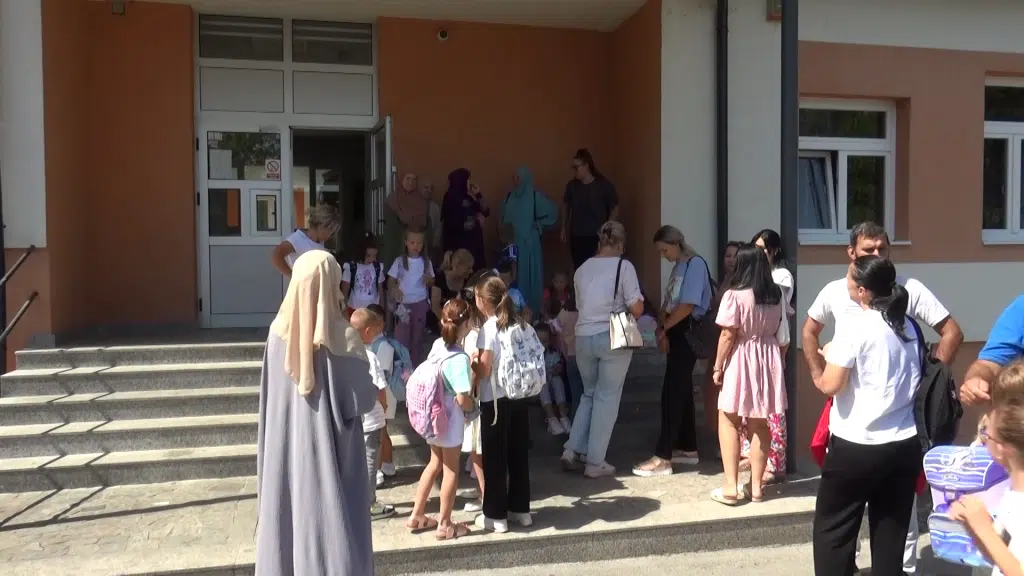 Bez rješenja za zahtjeve roditelja učenika Područne škole Gnjusi