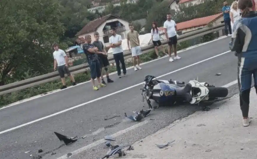 Nesreća na M-17: Ozlijeđen motociklist, promet i dalje usporen