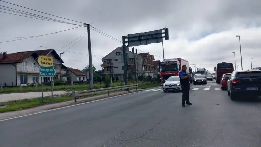 Pojačane mjere sigurnosti u saobraćaju zbog blokada na području Srednjobosanskog kantona