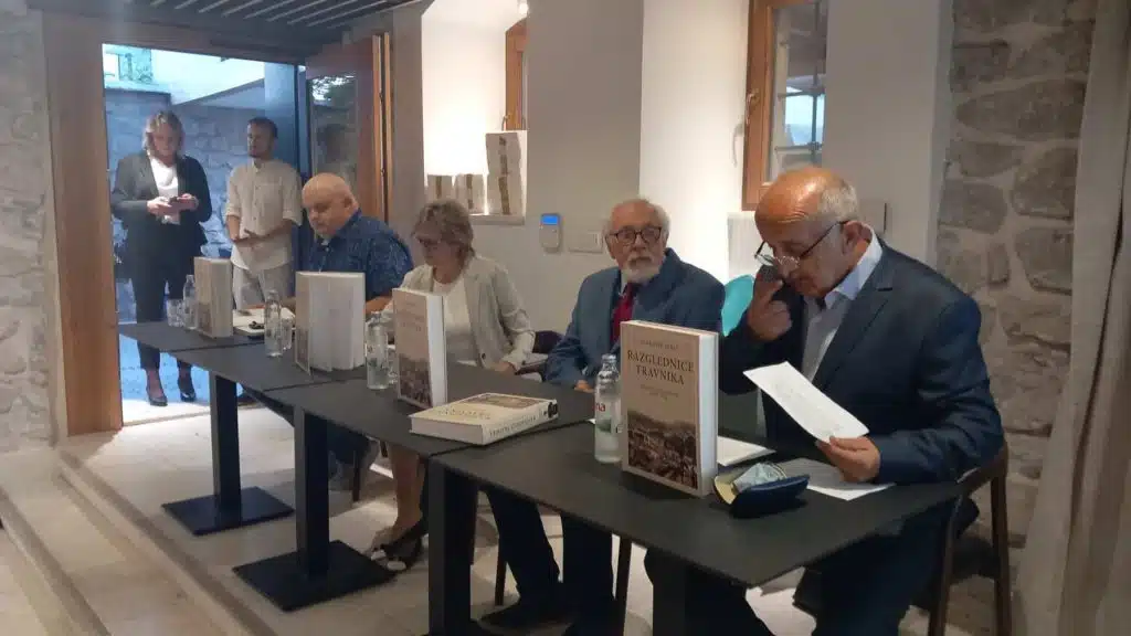 Promovisana knjiga „Razglednice Travnika“ u Andrićevoj kući (FOTO)