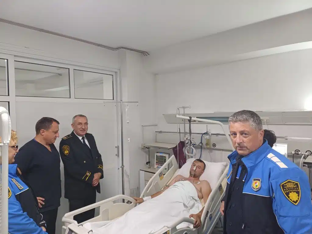 Posjeta povrijeđenom policijskom službeniku Ahmedu Fale