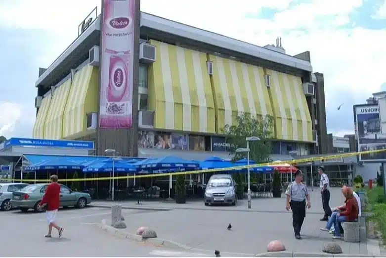 Nesreća u tržnom centru ”Tuzlanka”, poginula jedna osoba