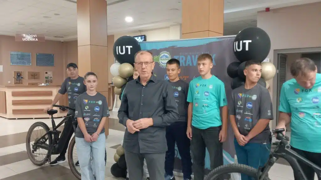 Biciklistički klub Travnik predstavio novu opremu, novi dresovi za vrhunske performanse