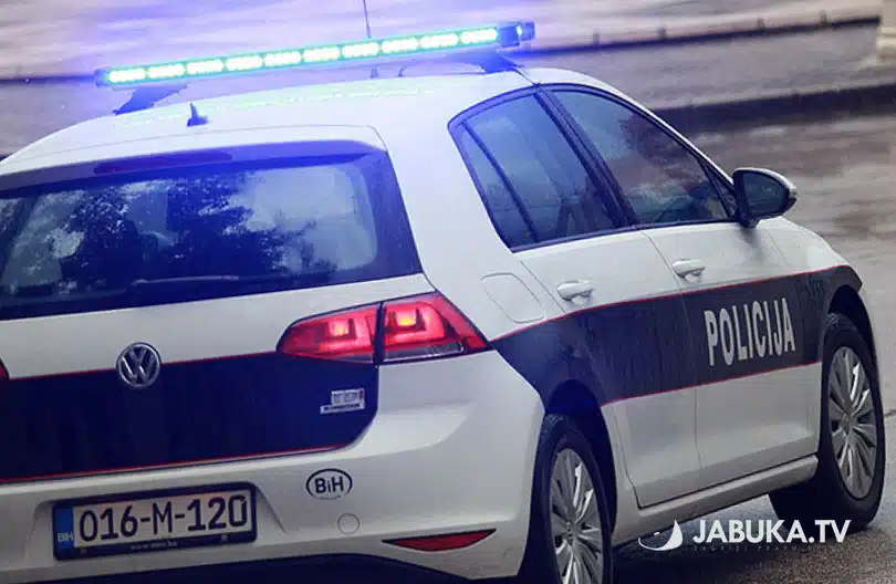 Dvije osobe ozlijeđene u lančanom sudaru u Knešpolju