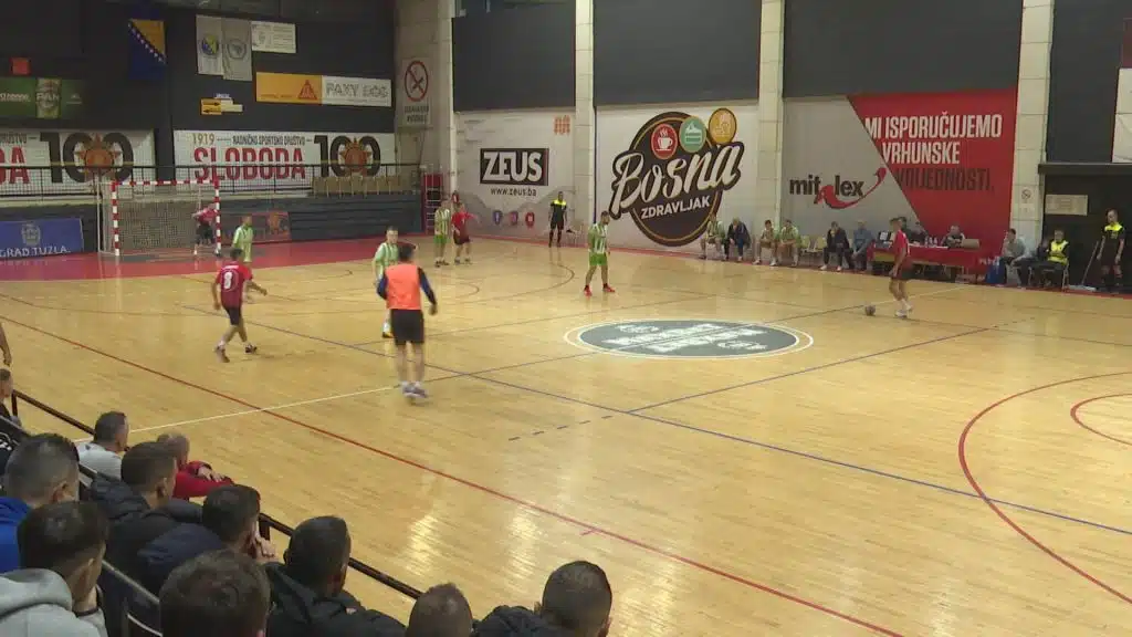 Prvi turnir mjesnih zajednica u futsalu počeo u Tuzli, 20 ekipa u borbi vrijedne nagrade (VIDEO)