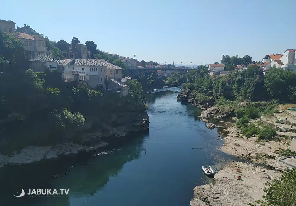 Mostar: Identificiran muškarac pronađen mrtav kod Lučkog mosta