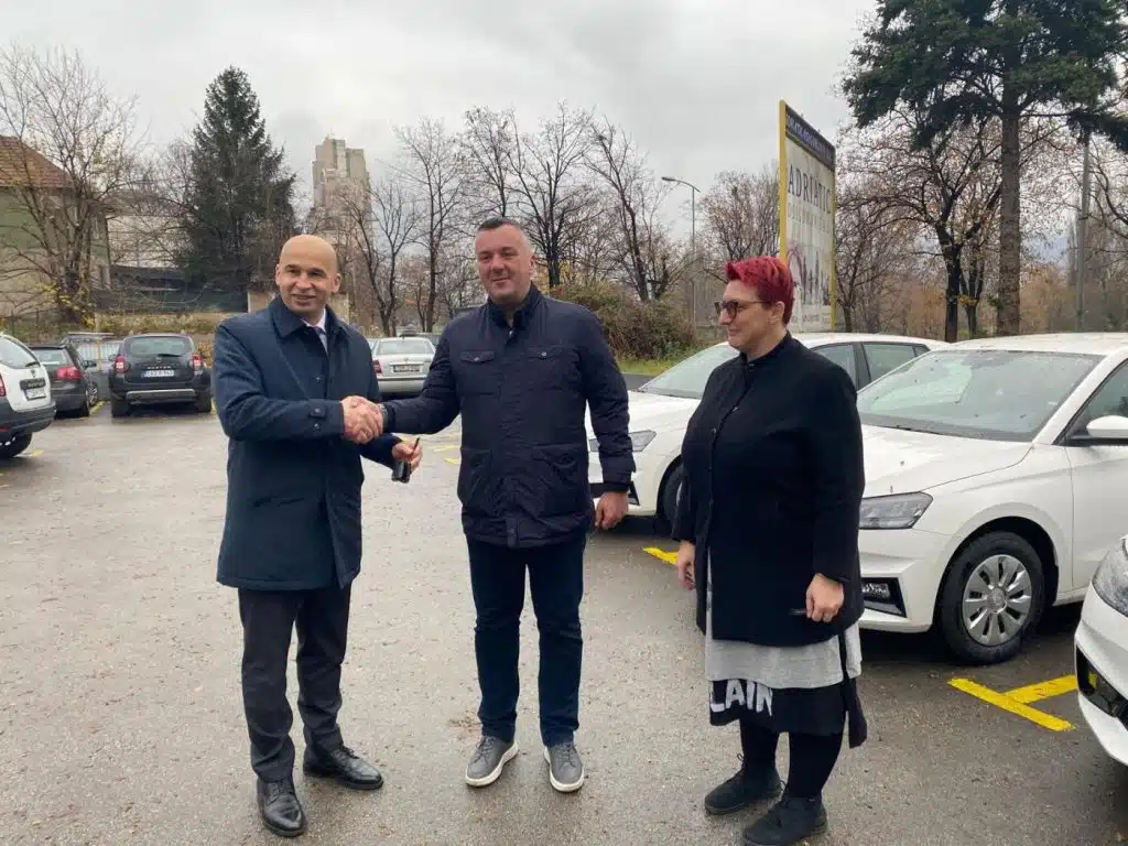 Tri nova službena vozila za Kantonalnu upravu za inspekcijske poslove ZDK