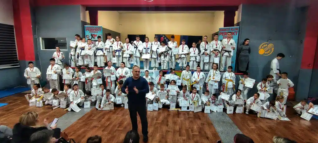 Karate klub Perfekt Zenica uspješno organizovao klupsko polaganje pojaseva
