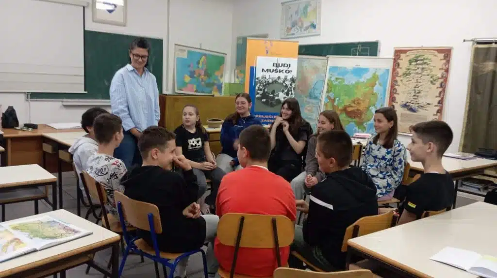 Učenici OŠ “Jala” pokrenuli kampanju protiv nasilja: “Budi podrška, ne nasilnik”
